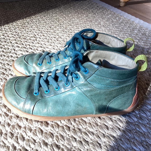 Mukishoes barefoot high tops - Picture 2 of 6